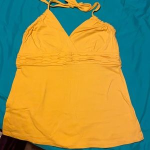 So where is declare it yellow summer top.